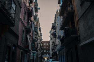 Une ruelle de Barcelone, Côté Hublot