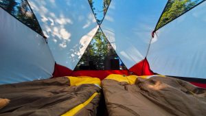 Camper à Kiamika, par Côté Hublot